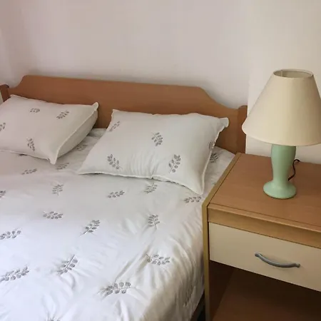 With Garden, Marea Resort, Golem, Qerret Apartmán *